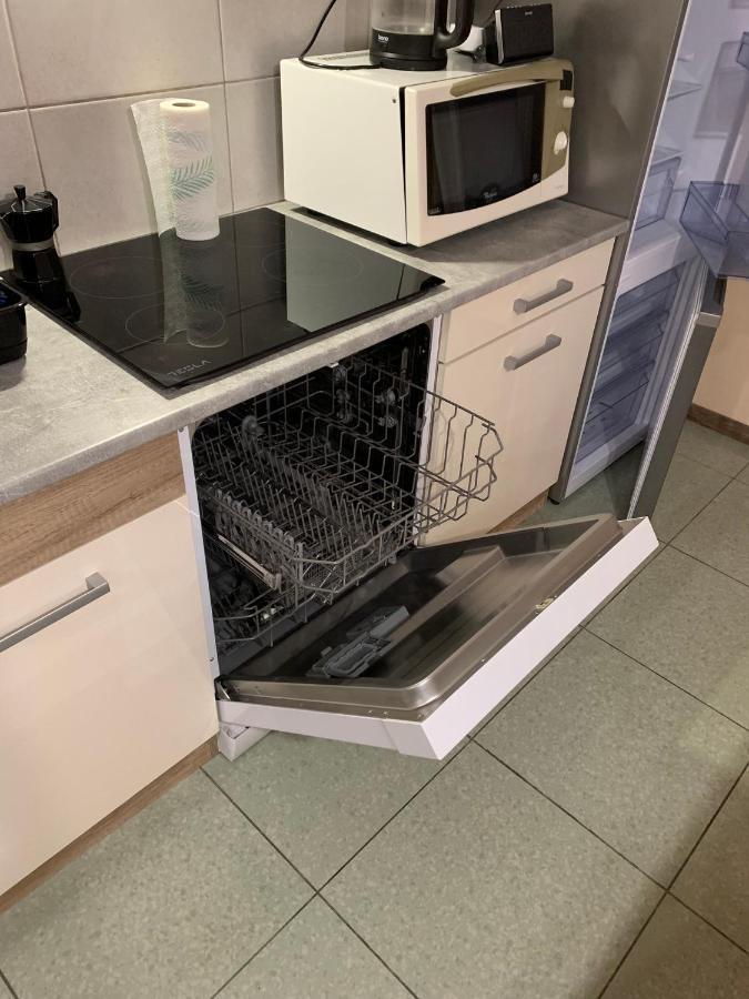 Deli Terasz B Apartman Free Parking, Self-Check-In Anytime Дьор Екстериор снимка