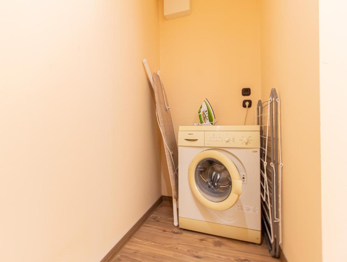 Deli Terasz B Apartman Free Parking, Self-Check-In Anytime Дьор Екстериор снимка