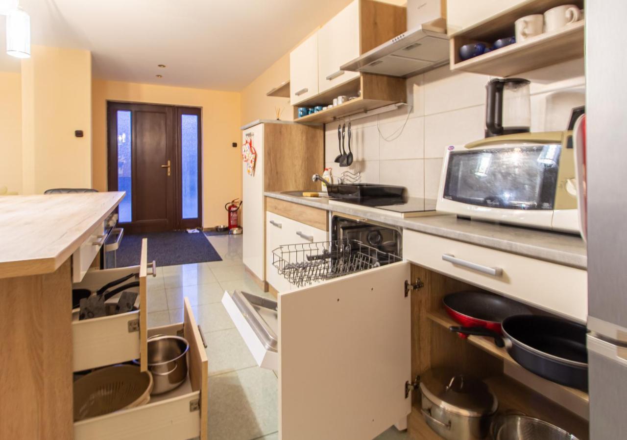 Deli Terasz B Apartman Free Parking, Self-Check-In Anytime Дьор Екстериор снимка
